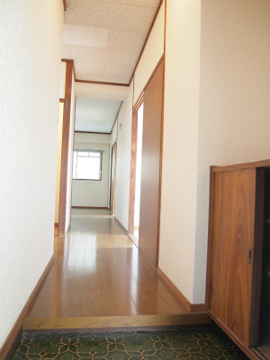 山下地所ビルの玄関|落ち着いた玄関です
