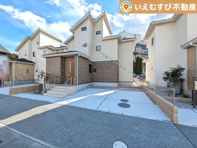 BLOOMING GARDEN　上里町七本木の駐車場|2台駐車可能なスペース完備
しっかり舗装してある駐車スペースで天気が悪く足元が悪い日でも乗り降りしやすい♪