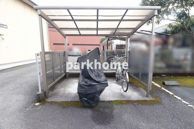 フローラル薊野Ⅲの駐車場|駐車場完備です