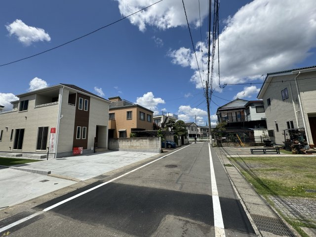 新築　前橋市三俣町8期　Heartful　Town　1号棟の前面道路含む現地写真|現地写真　北側接道幅員約5.9ｍ