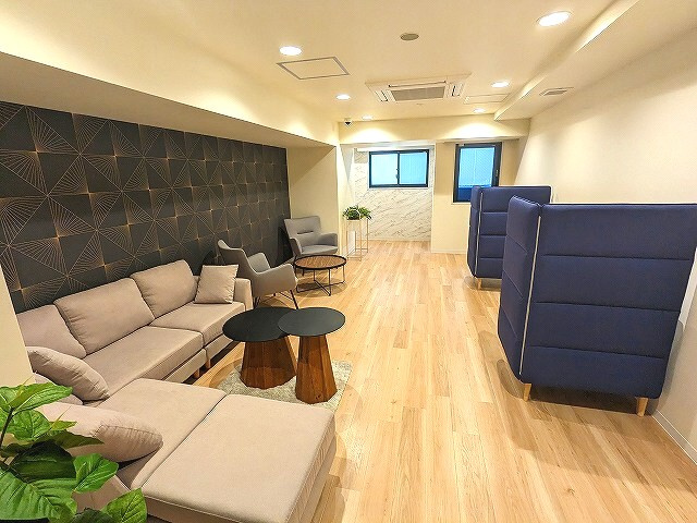 リージア浅草橋の設備|2Fのコミュニティスペースの。ワークスペースや来客時の応接室等で有効活用出来ます。