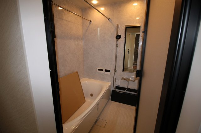鴨部高町　中古戸建　西棟（未入居）の浴室