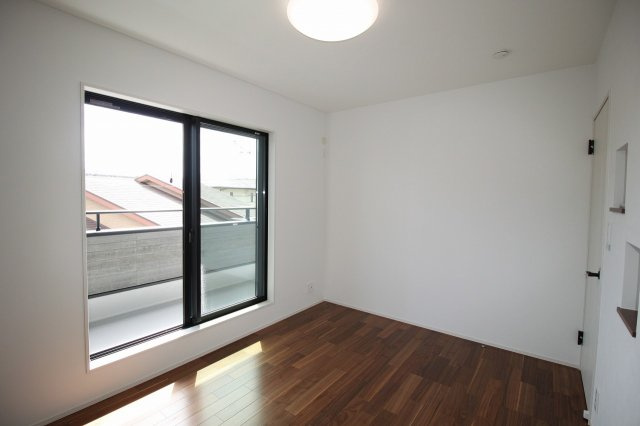 鴨部高町　中古戸建　西棟（未入居）の洋室|2Ｆ　南の部屋　6.0帖　