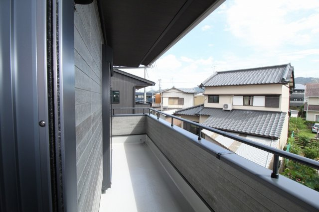 鴨部高町　中古戸建　西棟（未入居）のバルコニー|2Ｆ　南の部屋　6.0帖　