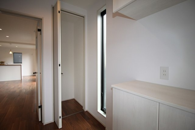 鴨部高町　中古戸建　西棟（未入居）の収納|玄関収納