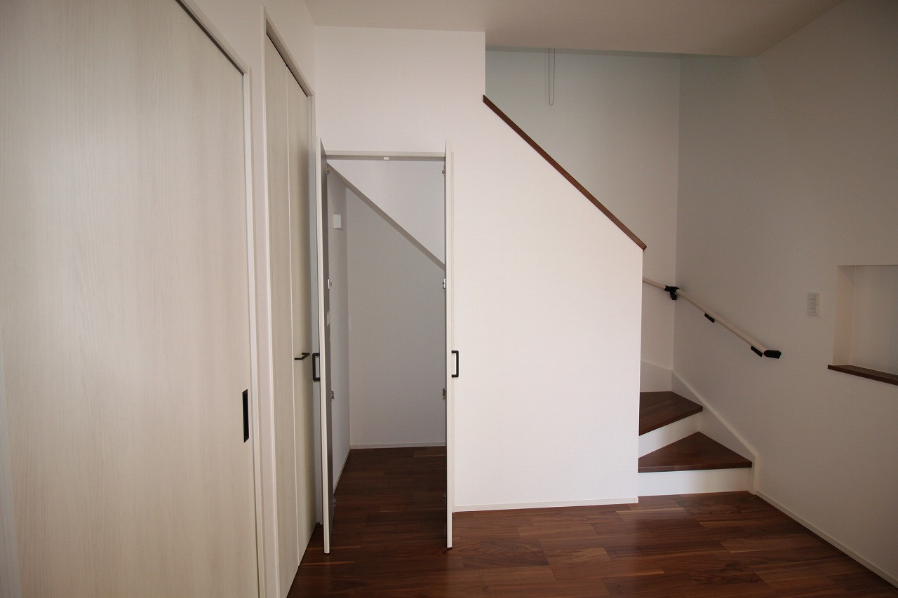 鴨部高町　中古戸建　西棟（未入居）の収納|ＬＤＫ　19.5帖