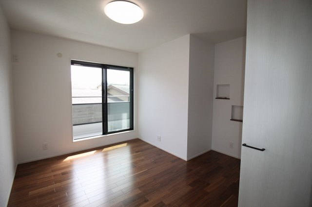 鴨部高町　中古戸建　西棟（未入居）の洋室|2Ｆ　南東の部屋　7.0帖　