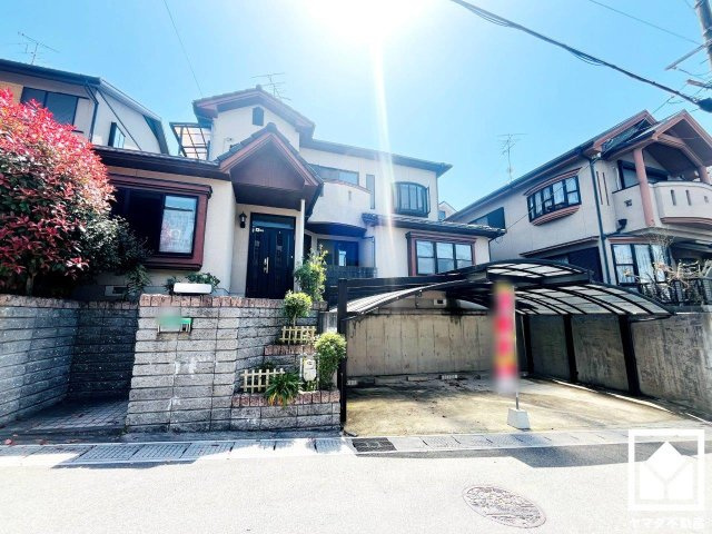 宇治市木幡御蔵山　中古戸建の前面道路含む現地写真