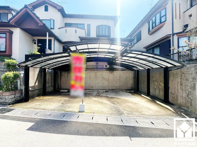 宇治市木幡御蔵山　中古戸建の駐車場