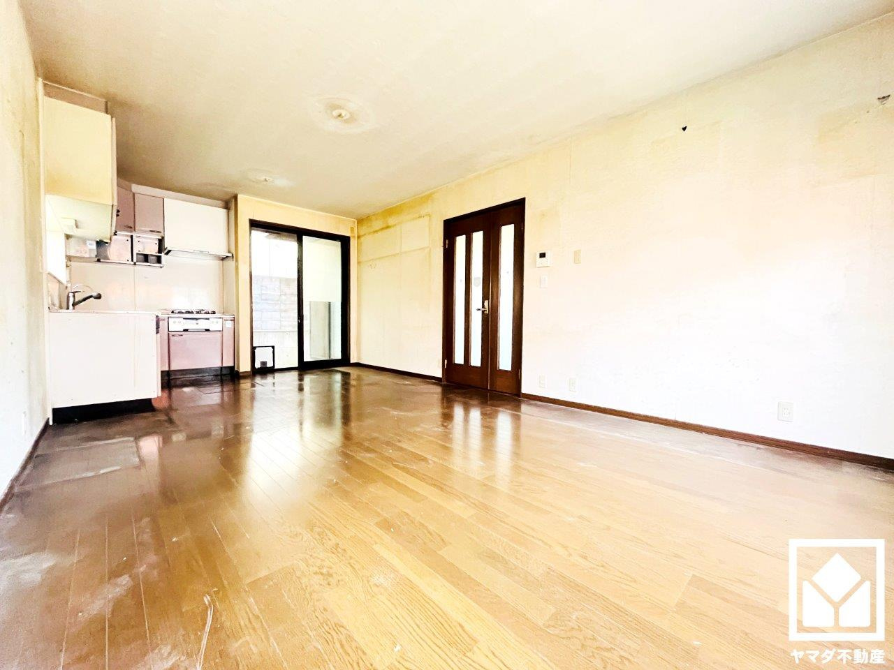 宇治市木幡御蔵山　中古戸建の居間・リビング