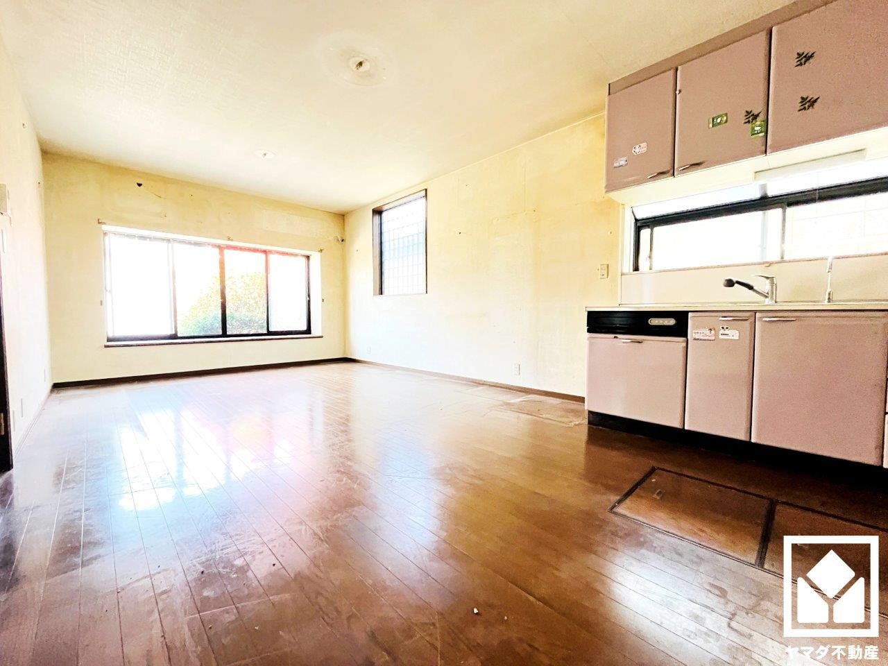 宇治市木幡御蔵山　中古戸建の居間・リビング