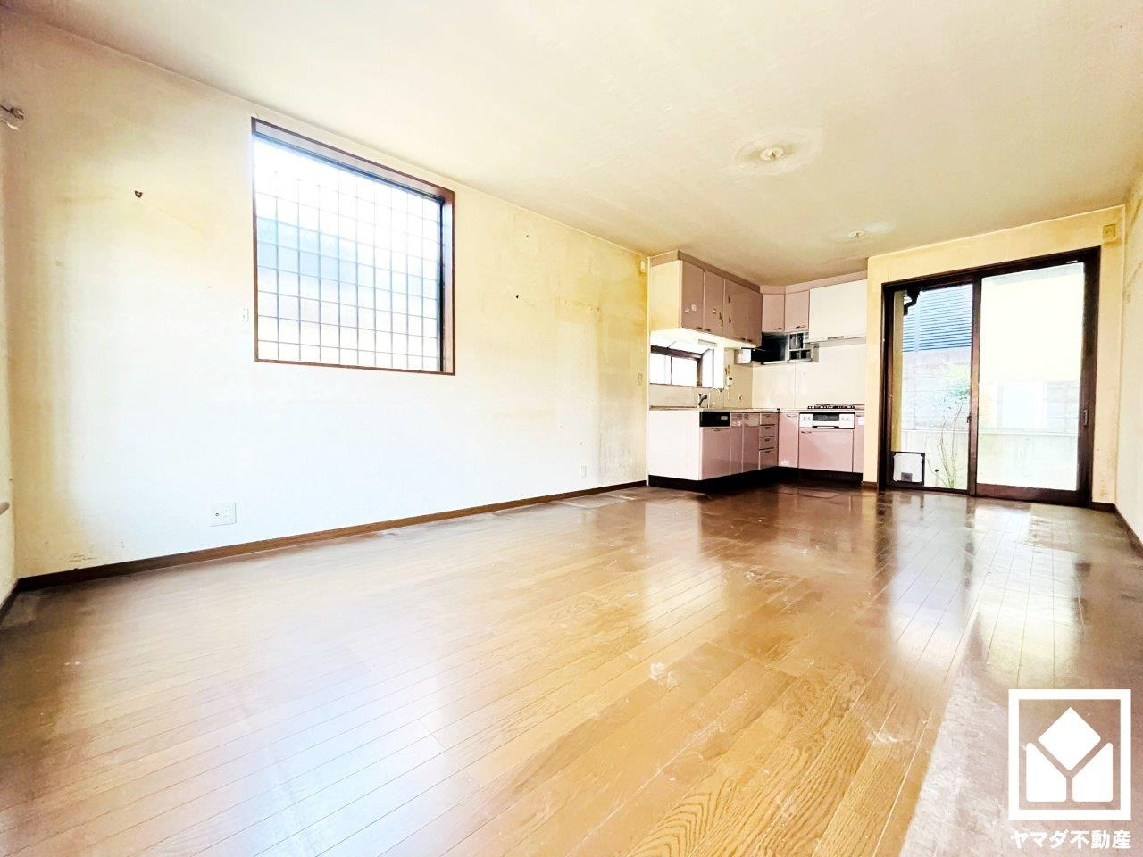 宇治市木幡御蔵山　中古戸建の居間・リビング