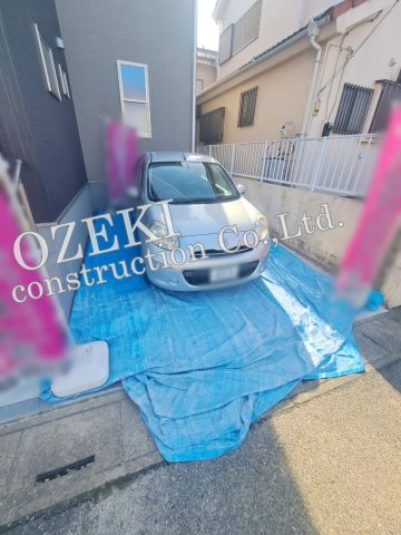 越谷市神明町新築戸建て　「ちょうどいい家」-Livele Garden.S-の駐車場