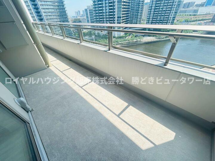 【バルコニー】