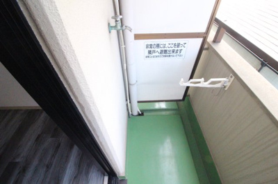 【設備】 | アベノ池田マンション | ベランダ内に洗濯機置場があります。