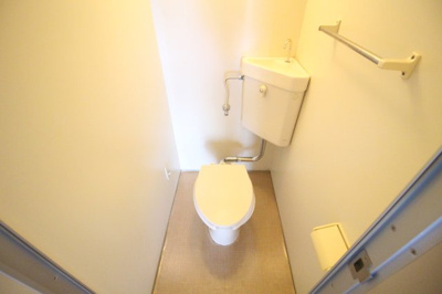 【トイレ】 | アベノ池田マンション | 浴室と別のトイレ