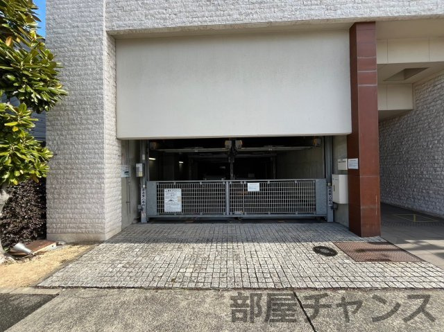 ドゥーエ大須の駐車場