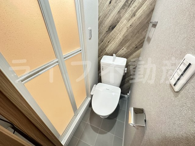 ＪＰアパートメント東大阪のトイレ|ゆったりとした空間のトイレです