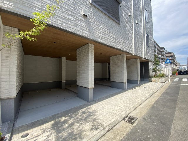 【駐車場】 | ラヴィベール都筑【SHM】 | 屋根付き駐車場