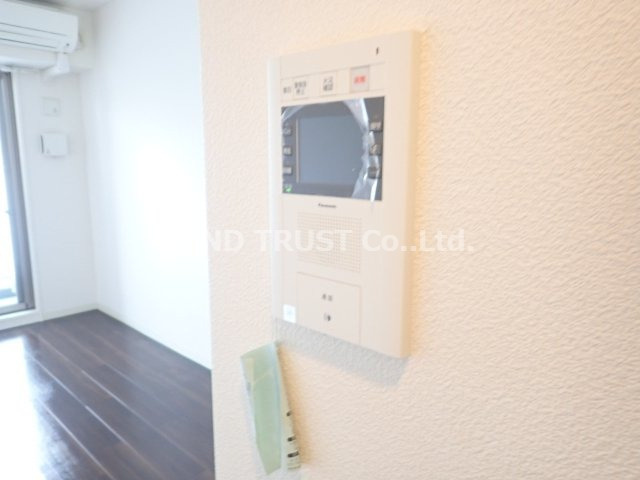 レジュールアッシュ梅田LUXEのセキュリティ|モニター付きインターホンで安心