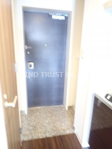 レジュールアッシュ梅田LUXEの玄関