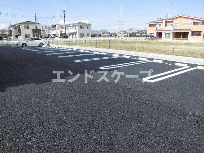 エステイトＺＥＮ　Ｃの駐車場|高崎、前橋、伊勢崎エリアのお部屋探しはエンドスケープまで！お客様の理想お聞かせ下さい♪
設備やクロスの色味などが異なる場合があります。