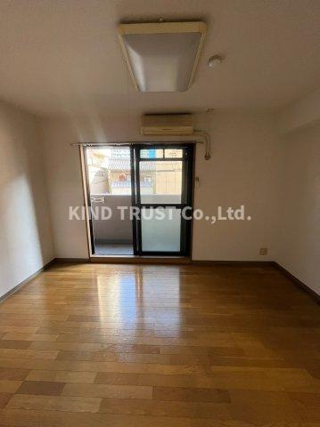 エスティライフ梅田北の居間・リビング|こちらの居間で趣味の時間をお楽しみください