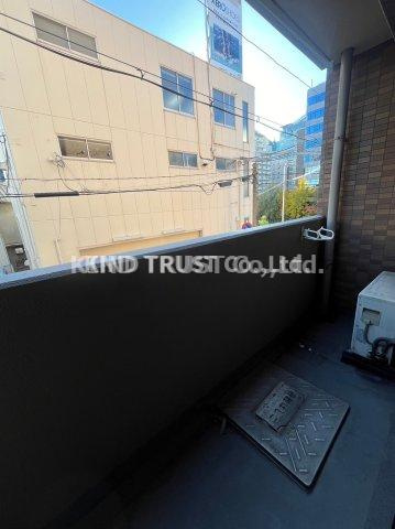 エスティライフ梅田北のバルコニー|お洗濯にも便利なバルコニー付き