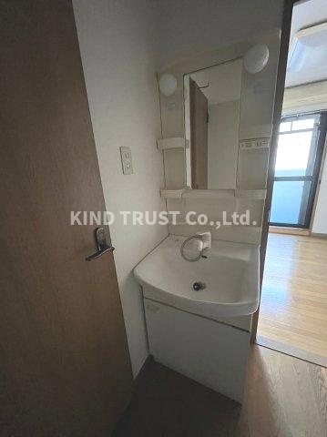 エスティライフ梅田北の洗面所|コンパクトで使いやすい洗面所