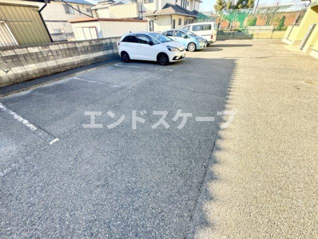 クレールハイツAの駐車場|高崎、前橋、伊勢崎エリアのお部屋探しはエンドスケープまで！お客様の理想お聞かせ下さい♪