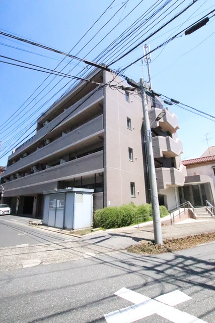 鉄筋コンクリートのしっかりした外観です♪