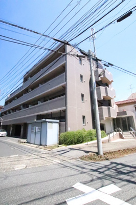 鉄筋コンクリートのしっかりした外観です♪