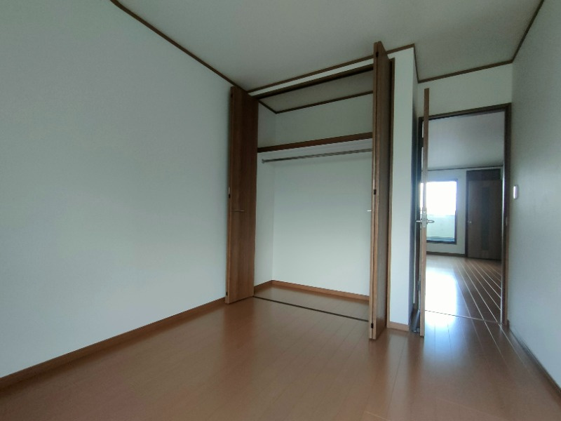 奈良市百楽園５丁目のアパートの収納