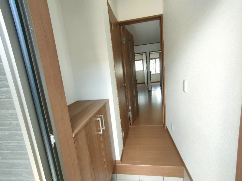 奈良市百楽園５丁目のアパートの玄関