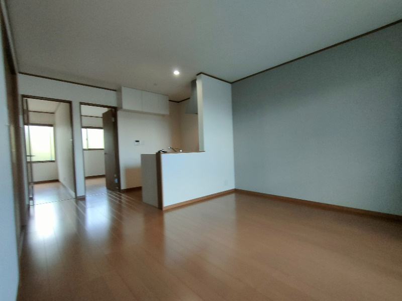 奈良市百楽園５丁目のアパートの居間・リビング