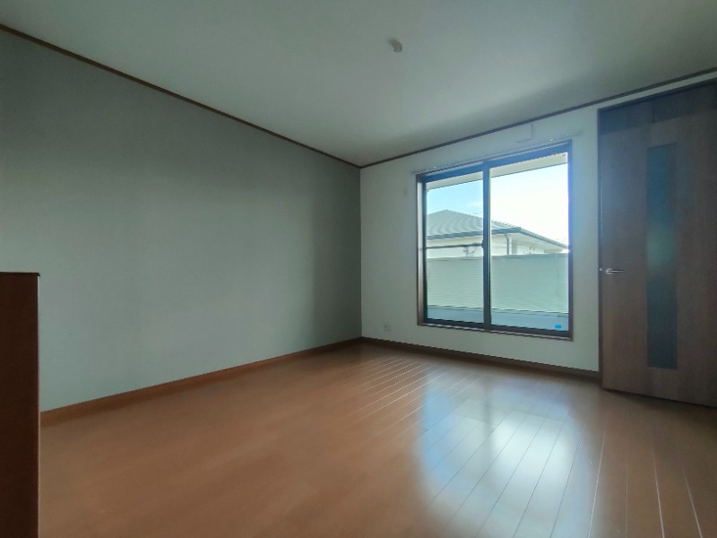 奈良市百楽園５丁目のアパートの洋室