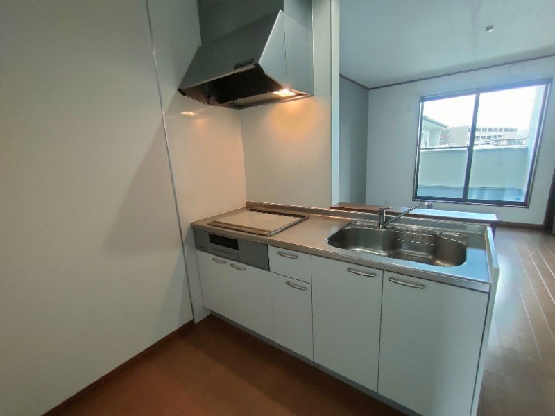 奈良市百楽園５丁目のアパートのキッチン