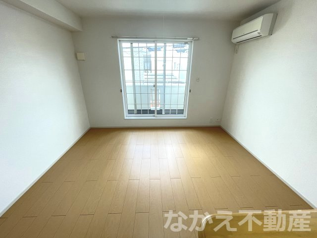 【居間・リビング】 | こちらの居間で趣味の時間をお楽しみください