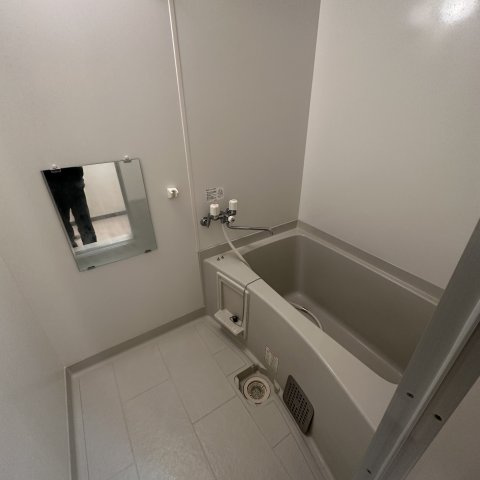 室蘭ナラサキビルの浴室