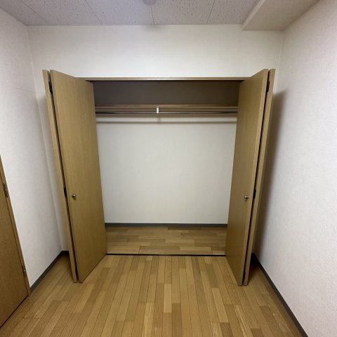 室蘭ナラサキビルの収納