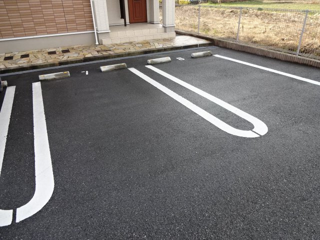 ボニート・ショコラⅠの駐車場