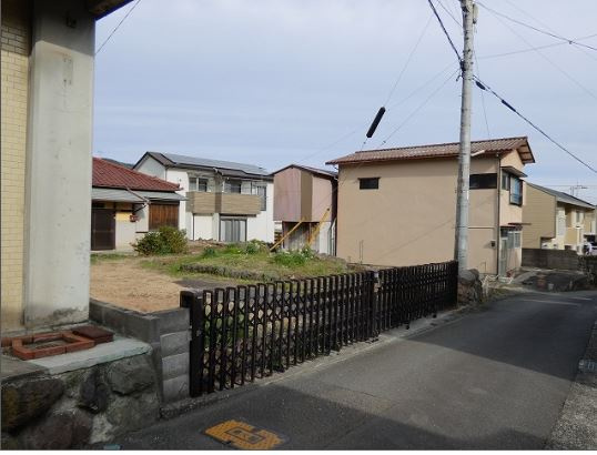 【前面道路含む現地写真】 | 熱海市下多賀　古家付売地