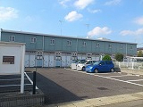 レオパレスクレールの駐車場