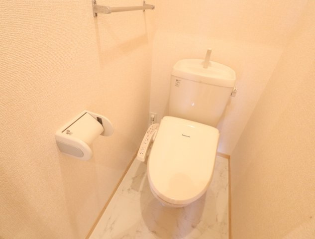 熊本市西区上代１丁目のアパートのトイレ