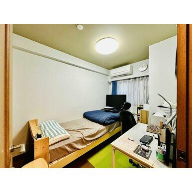 【洋室】 | エンゼルブレッサ藤沢善行 | 個人の部屋や寝室として使える洋室です