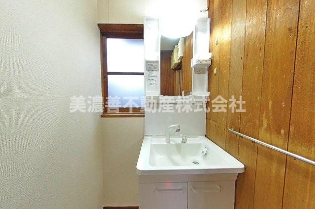 ６１３７０　大垣市墨俣町墨俣中古戸建ての洗面所