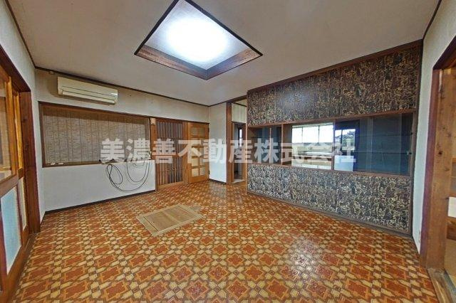 ６１３７０　大垣市墨俣町墨俣中古戸建ての洋室