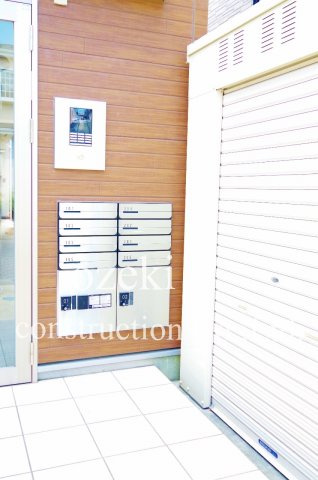 ウイングコート北越谷のエントランス