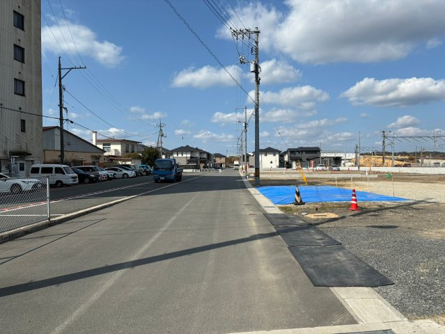 プランタウン小野田駅前の前面道路含む現地写真
