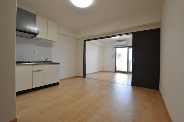 【居間・リビング】 | SK RESIDENCESなんば桜川EAST
